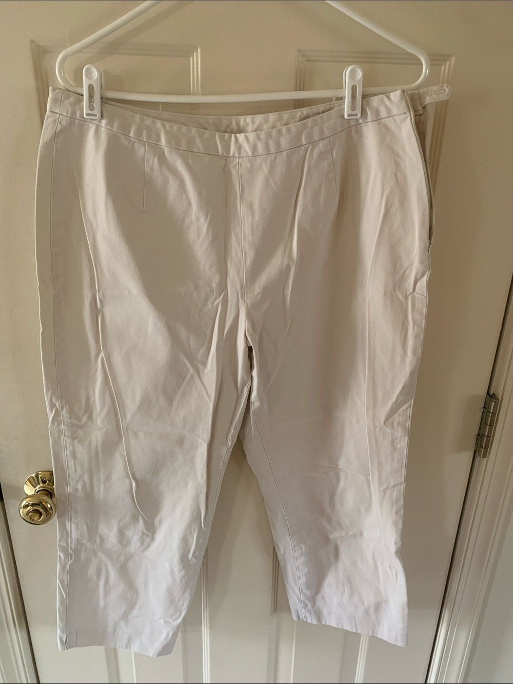 J. Jill Cropped Straight-Leg Pants in Cream
